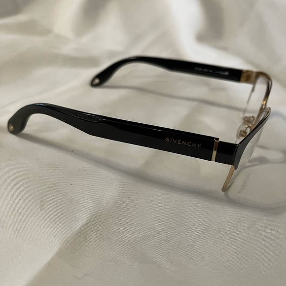 Givenchy eyeglass - Picture 3 of 5